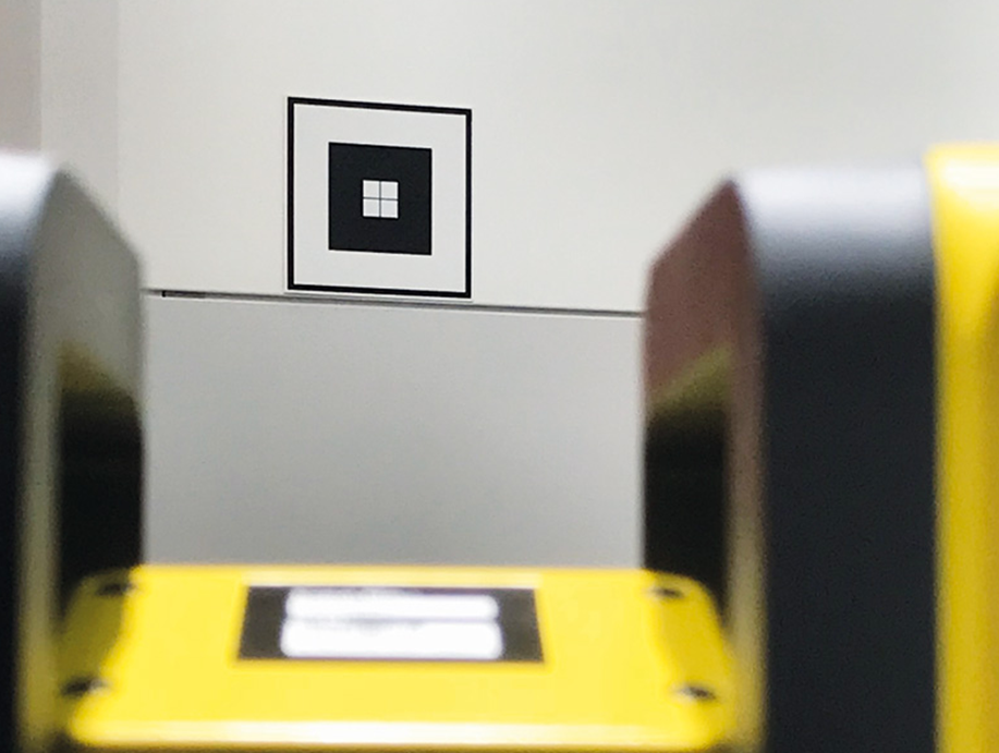 Lasermål självhäftande eller limbart