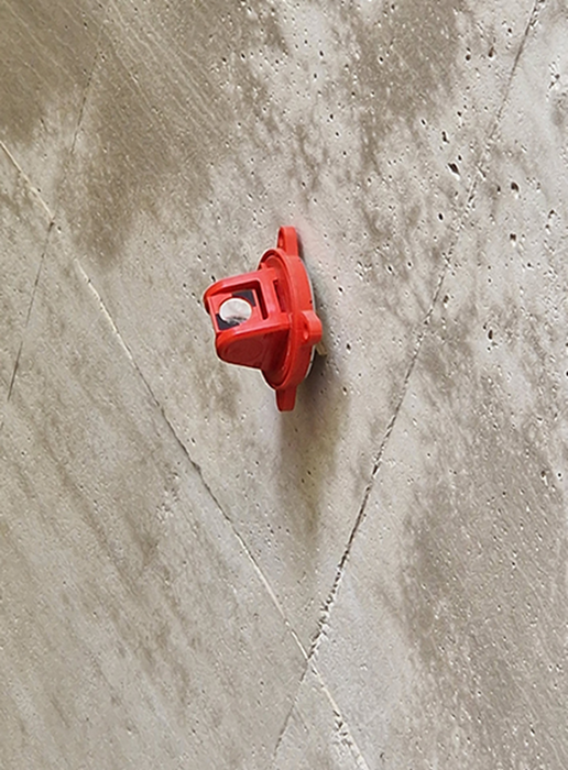 Fixed point for difficult surfaces 